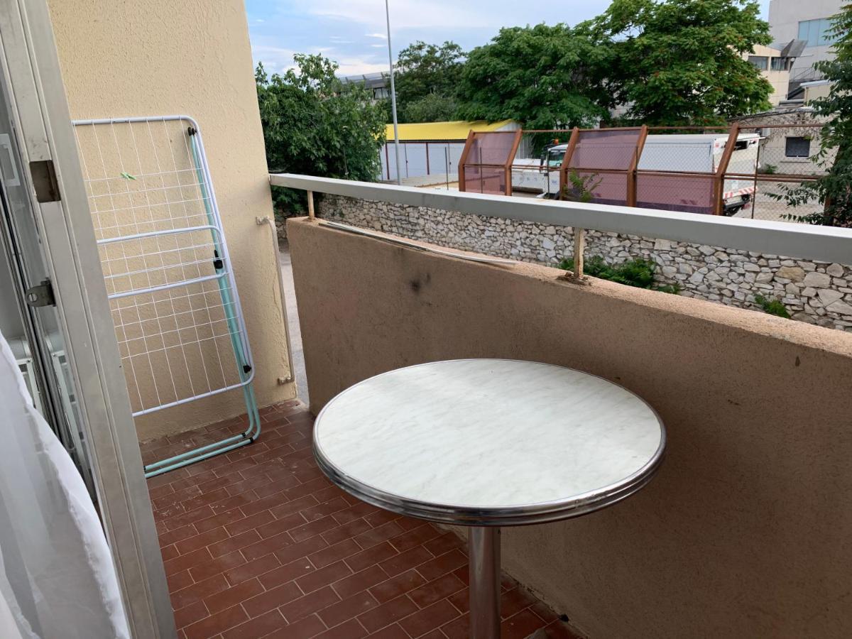Nimes Studio Les Lavandes Parking Securise Apartment Exterior photo